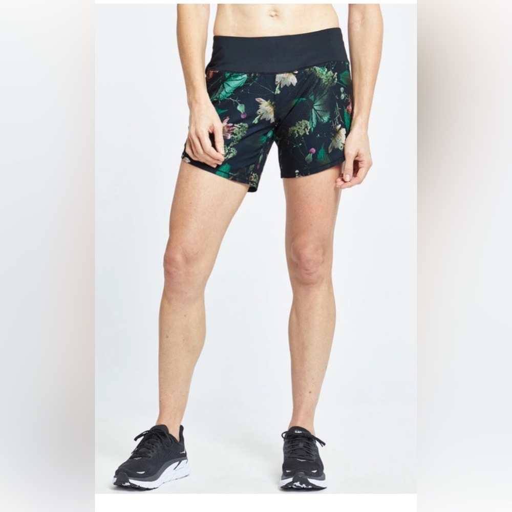 Oiselle Obsession 6” running shorts